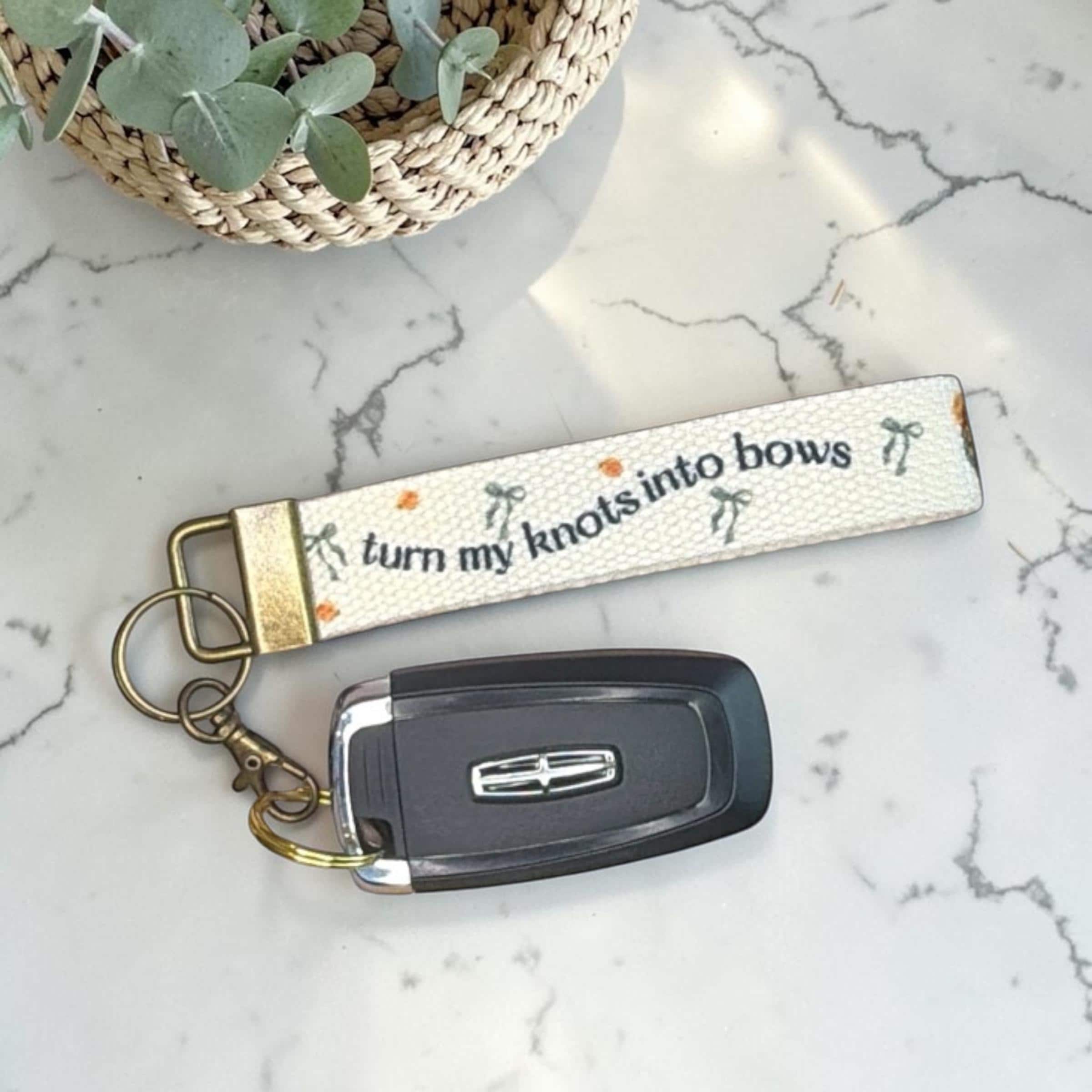 Catholic Wristlet Keychain for Women Faith Keychain Lanyard Catholic Gift for Mom Teacher Handmade Canvas Key Fob Religious Accessories